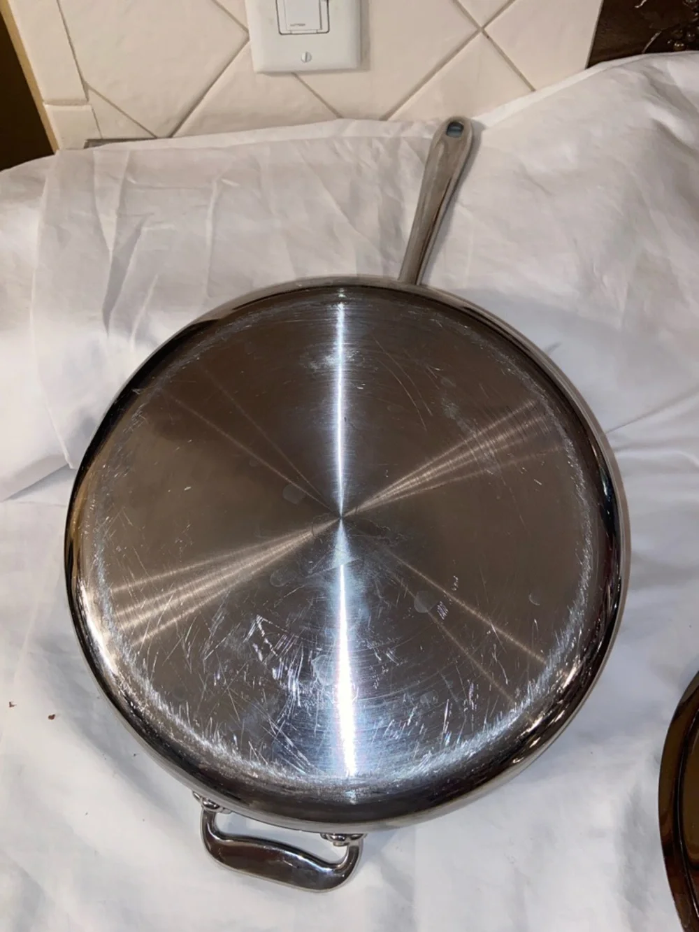 ALL CLAD D3 STAINLESS STEEL 3 QT 3 PLY SAUTE PAN W/ LID